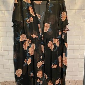 Torrid floral high/low blouse